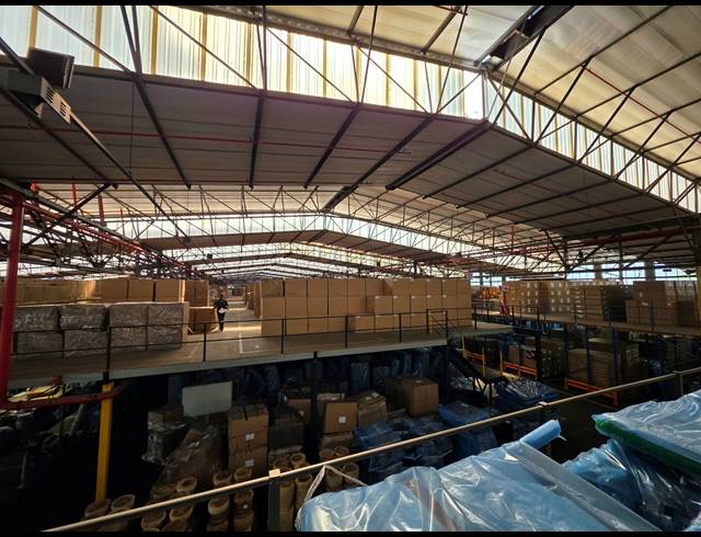 24,253M² WAREHOUSE TO LET IN STORMILL